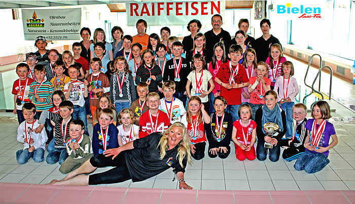 Wettkampfschwimmen Freizeitzentrum  Bielen Saas Fee Schwimmschule Jenny Gruber
